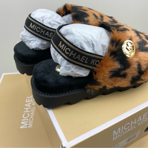 Michael Kors Girls Janis Kamryn Chunky Platform Slides Sandals Faux Fur NEW - Picture 7 of 9